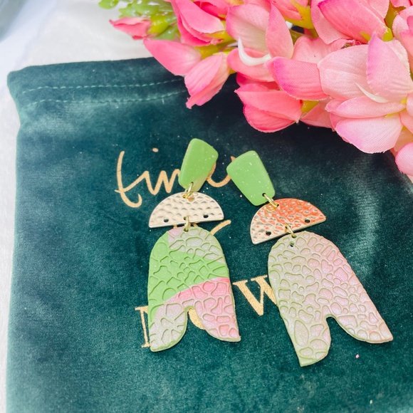 Rainy Grounds Long Dangle Earrings - Picture 2 of 4